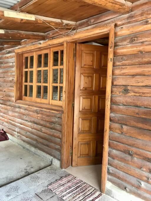 Pequena Casa De Troncos, Detras De Casa Principal No Trabajo Con Tarjeta De Credito Puerto Madryn Bagian luar foto