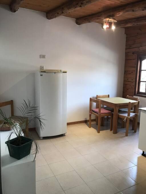 Pequena Casa De Troncos, Detras De Casa Principal No Trabajo Con Tarjeta De Credito Puerto Madryn Bagian luar foto