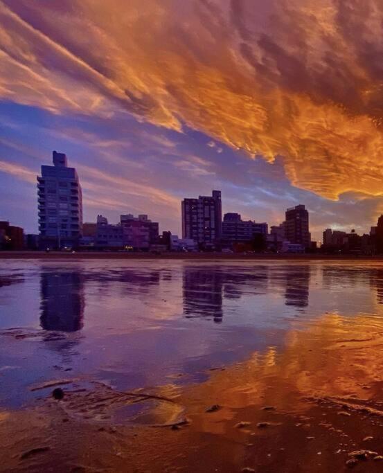 Pequena Casa De Troncos, Detras De Casa Principal No Trabajo Con Tarjeta De Credito Puerto Madryn Bagian luar foto