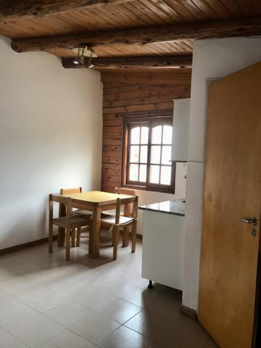 Pequena Casa De Troncos, Detras De Casa Principal No Trabajo Con Tarjeta De Credito Puerto Madryn Bagian luar foto