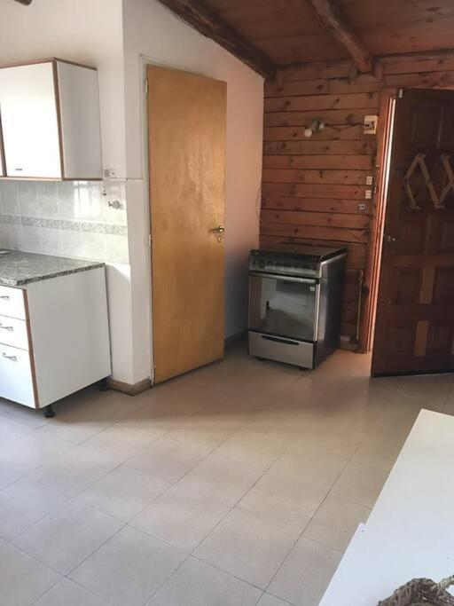 Pequena Casa De Troncos, Detras De Casa Principal No Trabajo Con Tarjeta De Credito Puerto Madryn Bagian luar foto