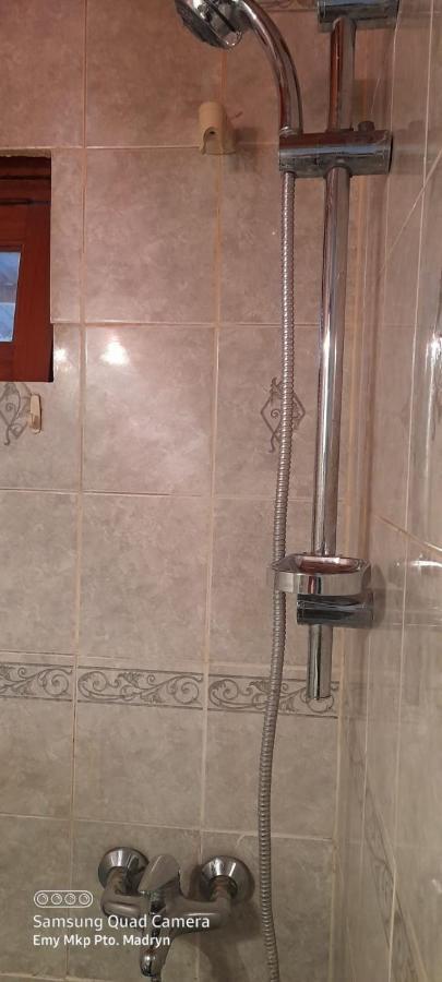 Pequena Casa De Troncos, Detras De Casa Principal No Trabajo Con Tarjeta De Credito Puerto Madryn Bagian luar foto
